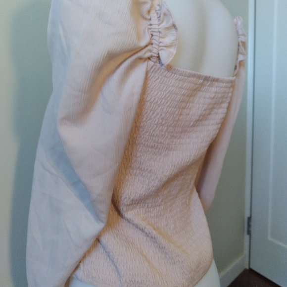 Beautiful ASTR THE LABEL Square Neck Puff Sleeve Blouse in Blush XLarge NWOT - Picture 10 of 13